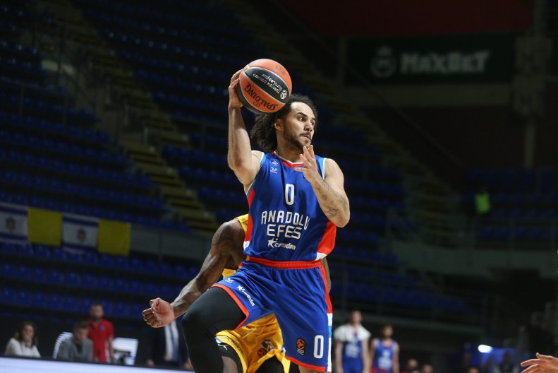 PROBLEM ZA EFES Larkin ne igra protiv Reala