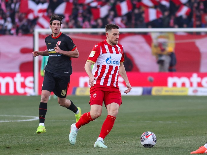 ZVEZDA BROJALA DO ŠEST Crveno-beli demolirali nemoćni Radnički