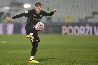 OZBILJAN PROBLEM ZA BLAGOJEVIĆA Partizan bez desnog beka u derbiju!