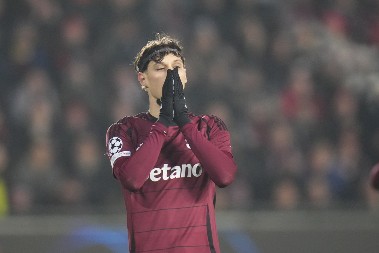 PROPAO POSAO Srpski reprezentativac ostao bez transfera karijere