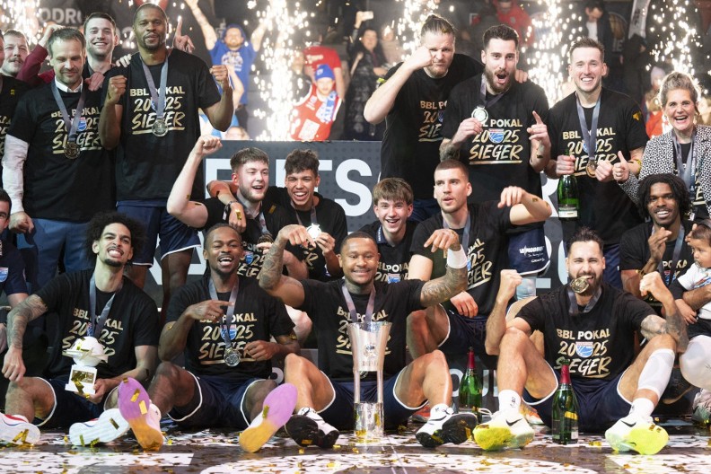 ISTORIJA U NEMAČKOJ Ako do sada niste čuli za Miteldojčer, sada je vreme da upoznate osvajače Kupa sa sve nekadašnji kapitenom Srbije