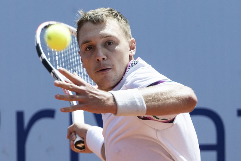 POMRAČENJE Hamad slomio reket, bukvalno ga je prepolovio (VIDEO)