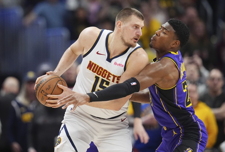 AU, ŠTA RADI DŽOKER Jokić se poigravao sa odbranom Lejkersa, Srbin "izradio" petoricu (VIDEO)