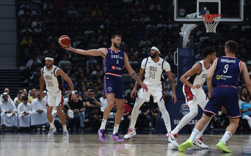 OSVOJIO BRONZU U PARIZU, A SADA SE VERIO Srpski reprezentativac zaprosio atraktivnu manekenku