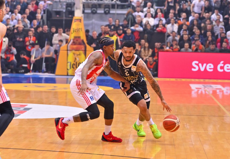 KAZNE ZA KUP RADIVOJA KORAĆA Zvezda i Partizan plaćaju milione, crno-beli gore prošli