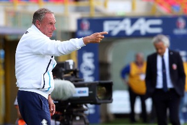 UŽASNE VESTI Nekadašnji trener Zvezde doživeo moždani udar, hitno primljen u bolnicu