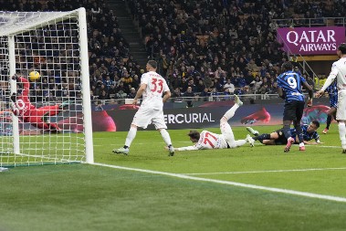 NEVIĐENA DRAMA U ITALIJI Interu jedan centimetar doneo nestvaran preokret protiv davljenika (VIDEO)