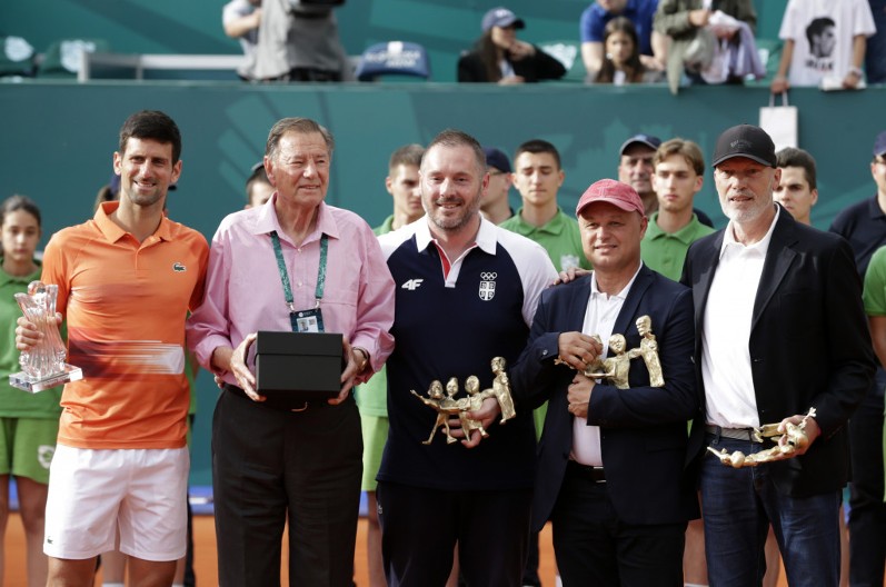 DA LI JE VREME DA ĐOKOVIĆ POZOVE SVOG TENISKOG OCA? Poslednji put kada mu se ovo desilo završio je karijeru, a onda je došlo do potpunog preokreta