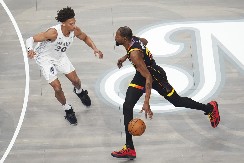 MICIĆ PONOVO POSMATRAČ Buker i Durent vodili Finiks do pobede nad Dalasom