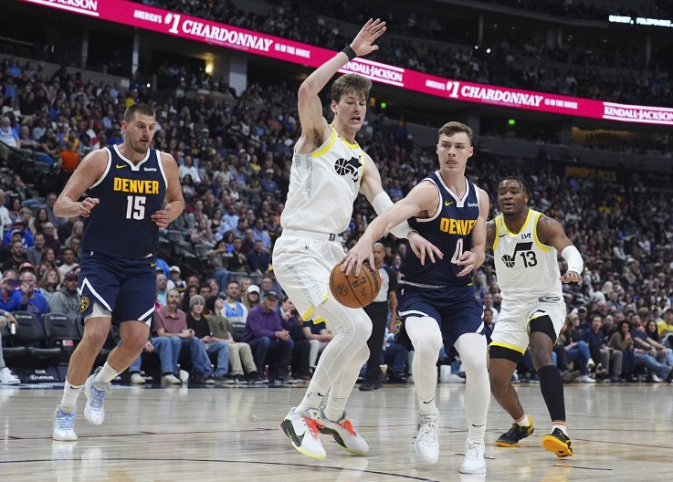 SVI OSTALI U ŠOKU Jokić ubacio najluđi koš u sezoni, pa onda uradio ovo, reakcija o kojoj se priča (VIDEO)