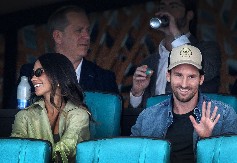 MUŠKARCI NE ZNAJU GDE PRE DA GLEDAJU Mesijeva žena objavila sliku sa "srpskom snajkom", usijale se društvene mreže (FOTO)