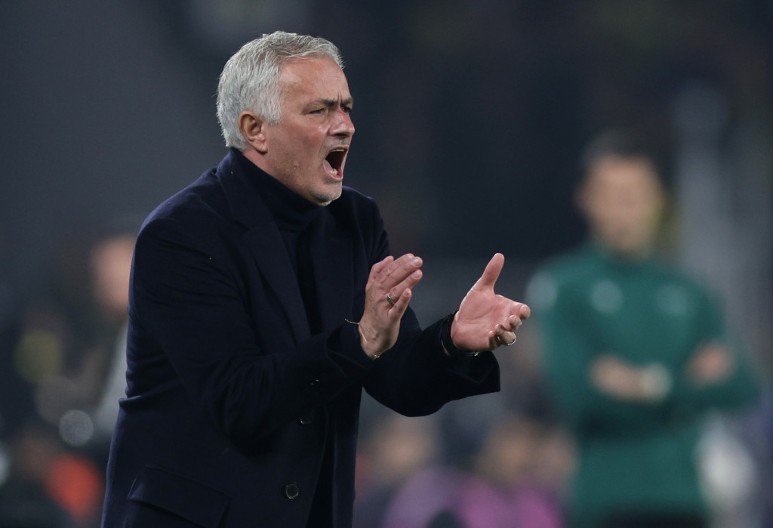 HITAN SASTANAK Žoze Murinjo poludeo zbog bivšeg igrača Crvene zvezde