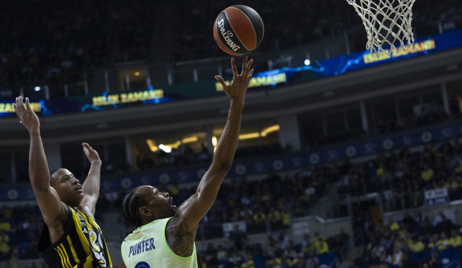 ŠOKANTNE VESTI ZA ZVEZDU Barsa pobedila Fener posle neviđenog preokreta i zakomplikovala situaciju za crveno-bele