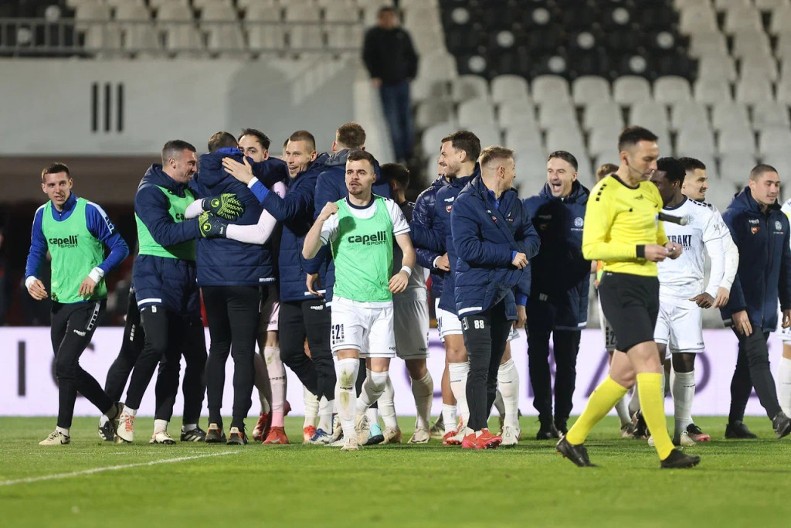 HVATAO SE ZA MEĐUNOŽJE U HUMSKOJ, PA SE POKAJAO Oglasio se bivši fudbaler Zvezde i uputio izvinjenje