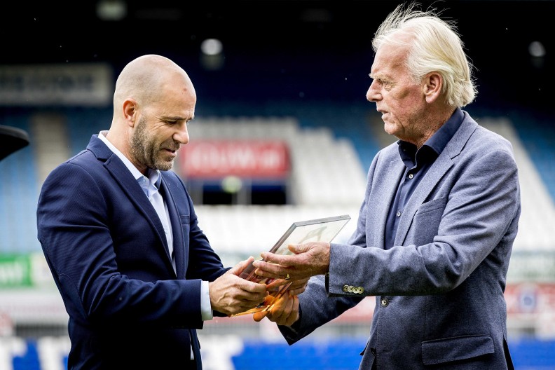 FUDBAL ZAVIJEN U CRNO Preminuo legendarni trener