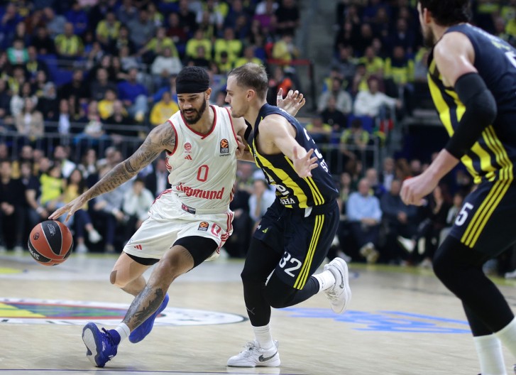 ZVEZDA NIJE MOGLA DA ČUJE BOLJE VESTI Fener deklasirao Bajern, evo šta to znači za crveno-bele