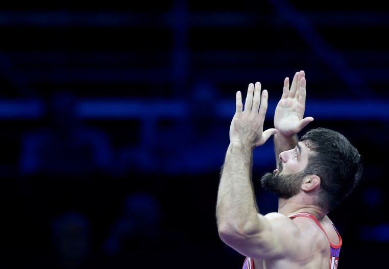 KAKVA DRAKONSKA KAZNA Srpski rvač suspendovan na šest godina