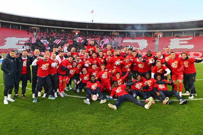 CRVENO-BELI DŽAK PARA Veliki podvig Zvezde: Srpski šampion bolji od Junajteda, Totenhema, Lacija, Čelsija...