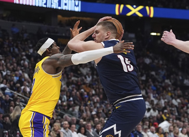 JOKIĆ PONOVO DRŽAO ČAS KOŠARKE Lejkersi bez Lebrona i Dončića namučili Denver, Marej pogodio trojku za pobedu