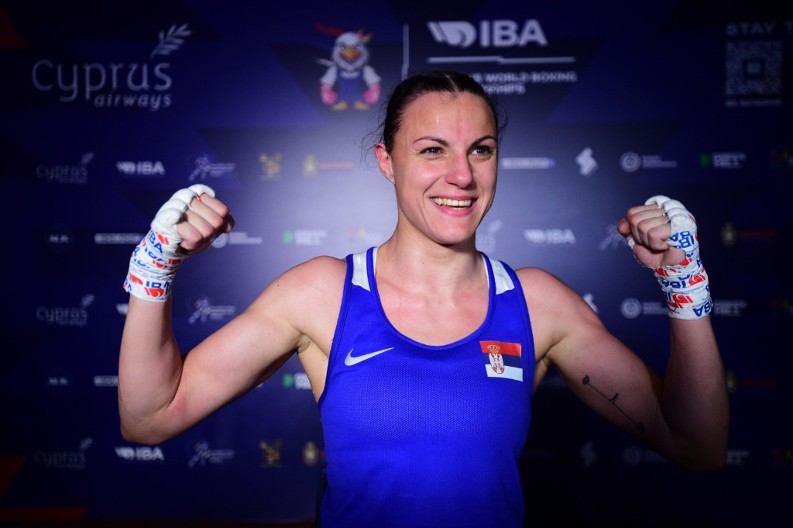 SRPKINJA ISPISALA ISTORIJU BOKSA Fenomenalna Anđela Branković osvojila zlatnu medalju! (VIDEO)