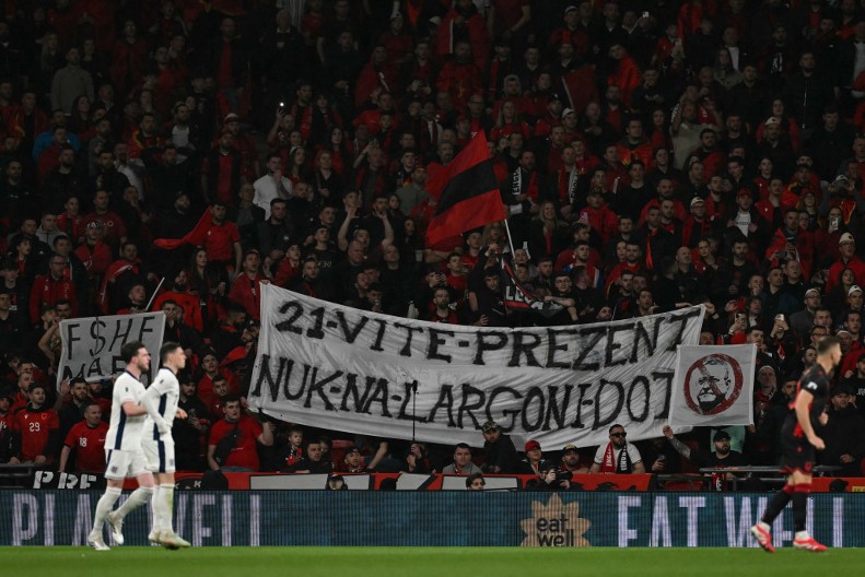 SKANDAL U LONDONU Albanci veličali martovski pogrom Srba, Englezi uzvratili tamo GDE IH NAJVIŠE BOLI