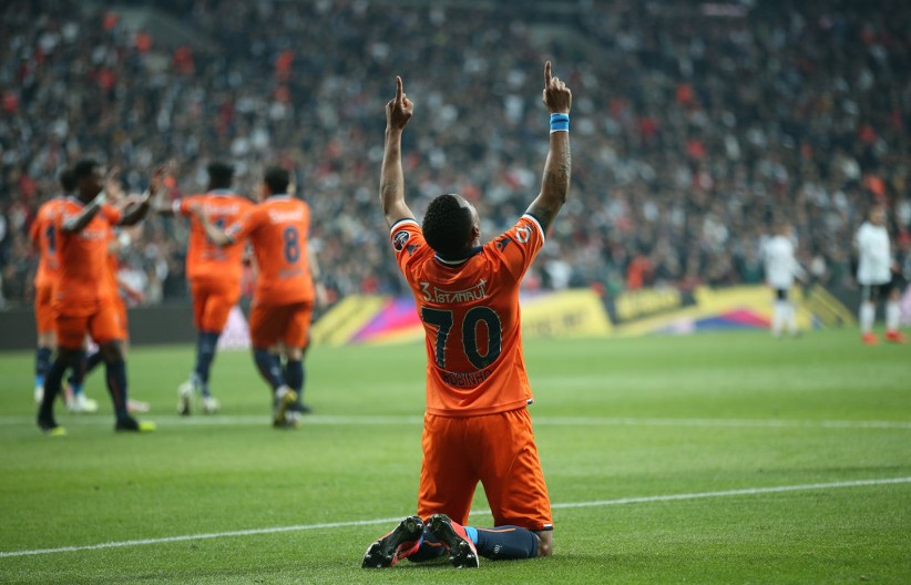 SLAVNI BRAZILAC VEĆ GODINU DANA IZA REŠETAKA Nekadašnja zvezda čita knjige i popravlja televizore