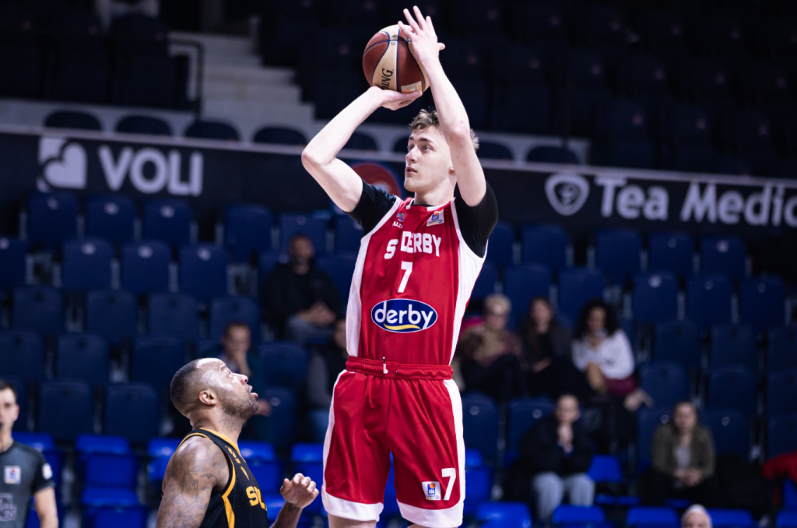 ISPIT POLOŽEN SA DESETKOM Studentski centar se izjednačio sa Zvezdom i nadigrao Split