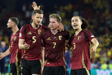 KRAJ JEDNE ERE Slavni fudbaler završava karijeru