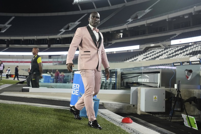 NASTAVLJA DA ŠOKIRA Bivši igrač Zvezde je ponovo glavna tema, sve zbog jedne stvari (VIDEO)