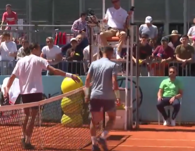 STRAŠAN SKANDAL U MADRIDU Teniser iz BiH odbio da se rukuje sa rivalom, a svemu je prethodio sraman potez Italijana (VIDEO)