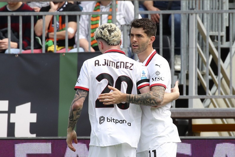 "ROSONERI" SE PROVUKLI KROZ VENECIJANSKE KANALE Jović se povredio na zagrevanju, njegova zamena postigla gol za overu pobede