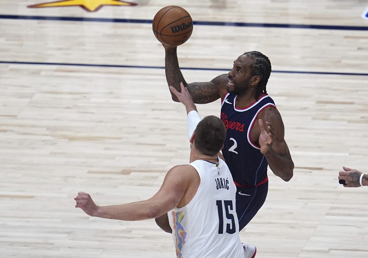 OVO JE PROSTO NEMOGUĆE Jokićeva asistencija za anale: NBA liga se momentalno oglasila (VIDEO)