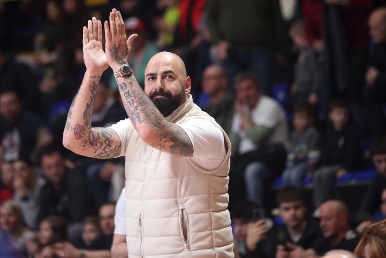 SMENJEN PERO ANTIĆ Miljenik "delija" predao fotelju bivšem sponzoru Partizana