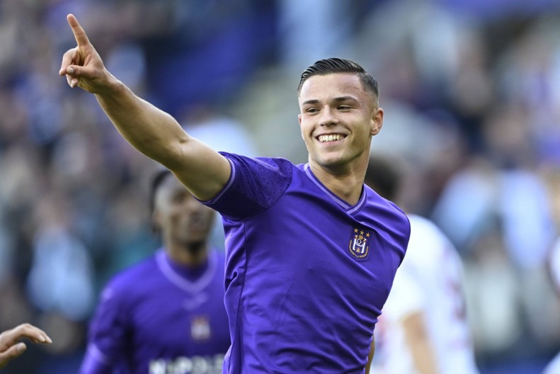 JEDAN SRBIN DOLAZI, DRUGI IDE Anderleht stavio "orla" u izlog, poznata i cena