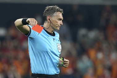 UŽAS U BEOGRADU Fudbalski sudija brutalno pretučen, igrač ga napao zbog crvenog kartona