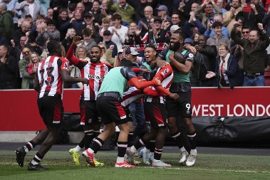 JUNAJTED VIŠE NE ZANIMA PREMIJER LIGA Mančester primio četiri i nastavio crni niz dug skoro dva meseca