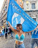 25. MAJ - DAN RADOSTI Goreće Napulj, dolazi i vrela Valentina