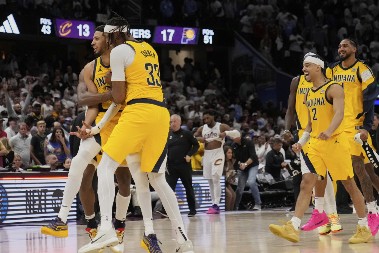 NOVI ŠOK ZA KLIVLEND Halibarton trojkom srušio Kavse, Indijana vodi 2:0