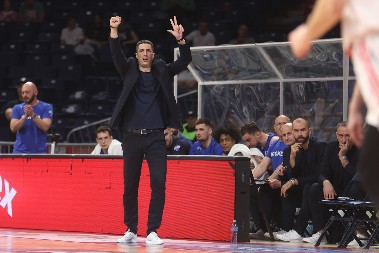 "NADAM SE DA SE VIDIMO ZA 10 DANA" Stefanović otkrio šta je Igokei trebalo da baci na kolena Zvezdu