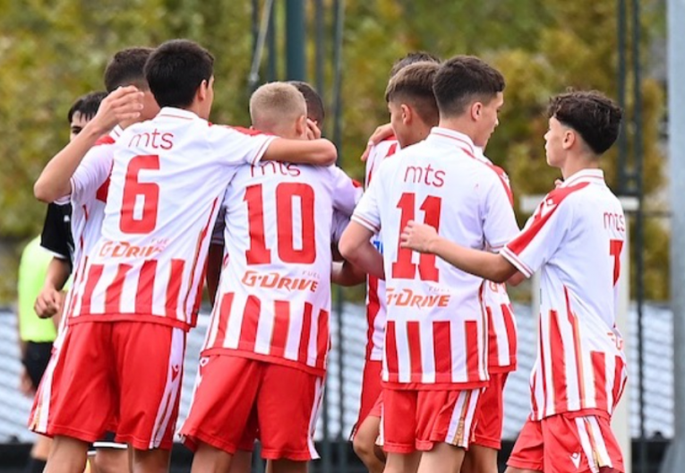 PET GOLOVA U MREŽI CRNO-BELIH Zvezda "ukrala" napadača Partizanu, on postigao het-trik bivšem klubu na derbiju