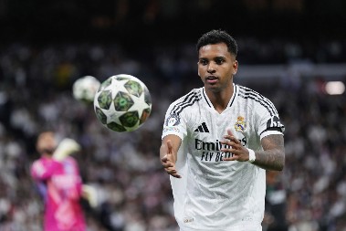 SVI VOLE RODRIGA, ALI DA LI JE BAŠ TAKO? Haos u svlačionici Reala, Brazilac odbio da igra protiv Barselone