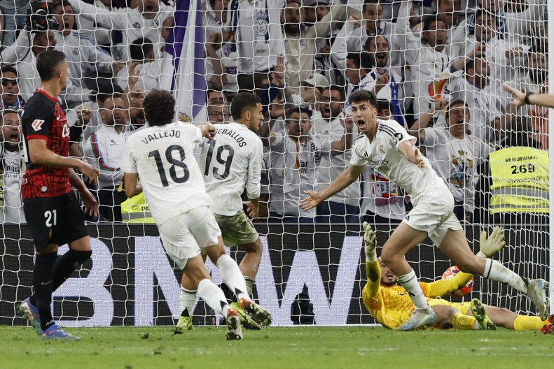 BARSA (JOŠ) NIJE ŠAMPION Real slavio preokretom u poslednjim trenucima meča