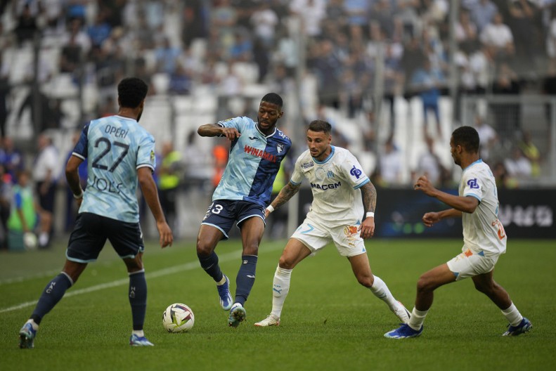 VELIKO POJAČANJE PRED "MARAKANOM" Zvezda pronašla ofanzivca u Francuskoj