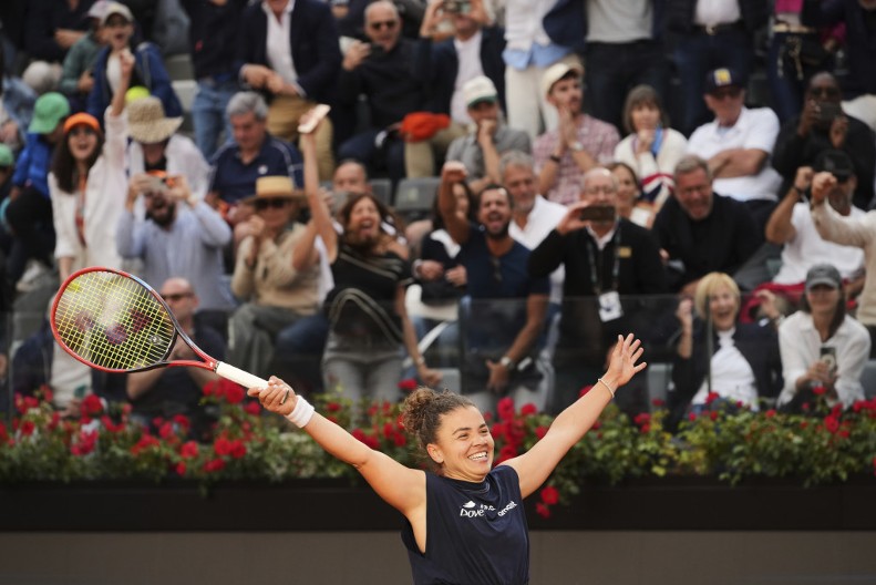 NEVEROVATAN USPEH Ovo nije viđeno od čuvene Monike Seleš