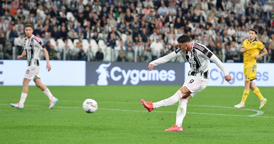 MAJSTORIJA VLAHOVIĆA Srbin dao gol vredan Lige šampiona (VIDEO)