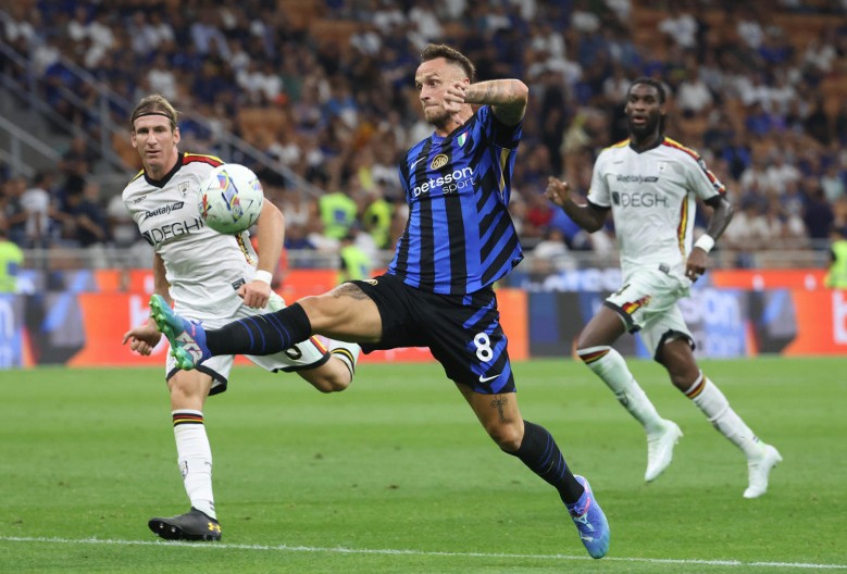 MA DA LI JE MOGUĆE? Zvezdina velika želja se obrukala kao nikad, zicer vredan titule (VIDEO)