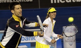 DA LI JE DOŠLO DO SUSRETA? Ana Ivanović stigla u ovaj grad, svi se pitaju da li je videla njega (FOTO)