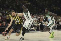 EVROPSKA KOŠARKA ĆE DOBITI NOVOG VLADARA Marko Gudurić i Fener srušili PAO i ušli u finale Evrolige