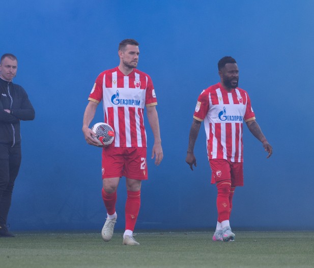 U NOVOM RUHU Evo kako izgledaju novi dresovi Crvene zvezde (FOTO)