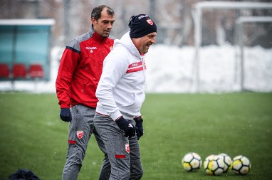 KAKO ĆE REAGOVATI NA "MARAKANI"? Klubovi stali u red za trenera Zvezde